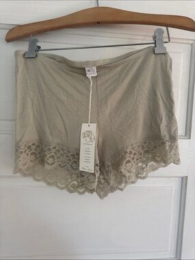 Only Hearts Lace-Trim Sleep Shorts in Desert - Large - NWT